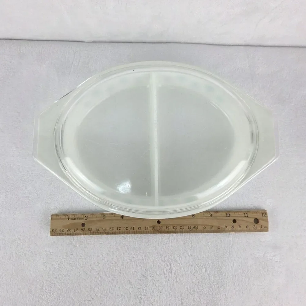 Vintage Pyrex 063 1.5 Qt Oval Divided Casserole Dish w/ Lid & Handles Snowflake